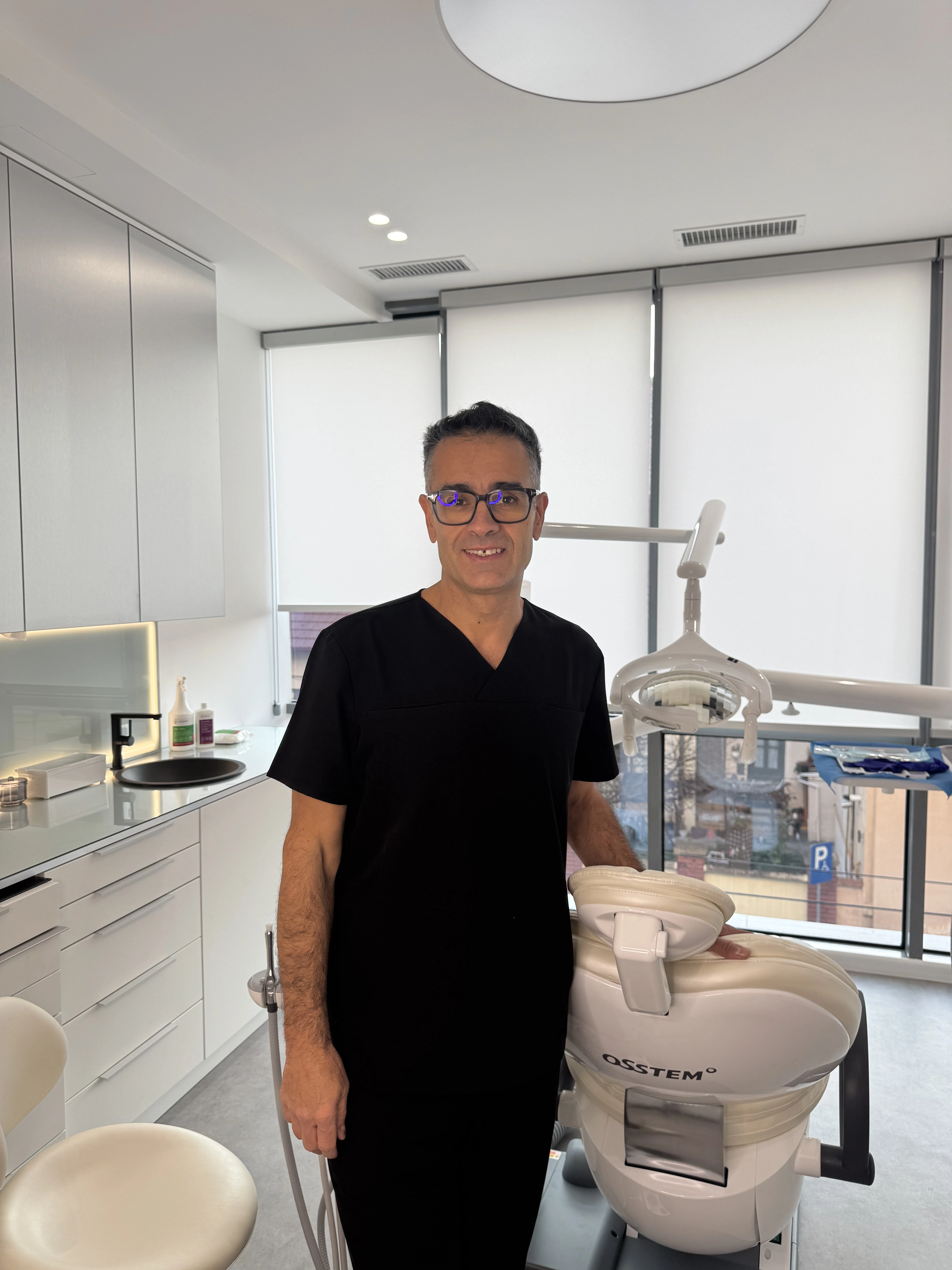 Dr. Rareș Buduru în clinică